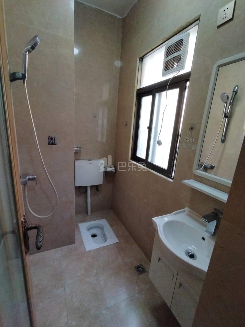 望岗村濠边街七巷8号4512241卫生间图6