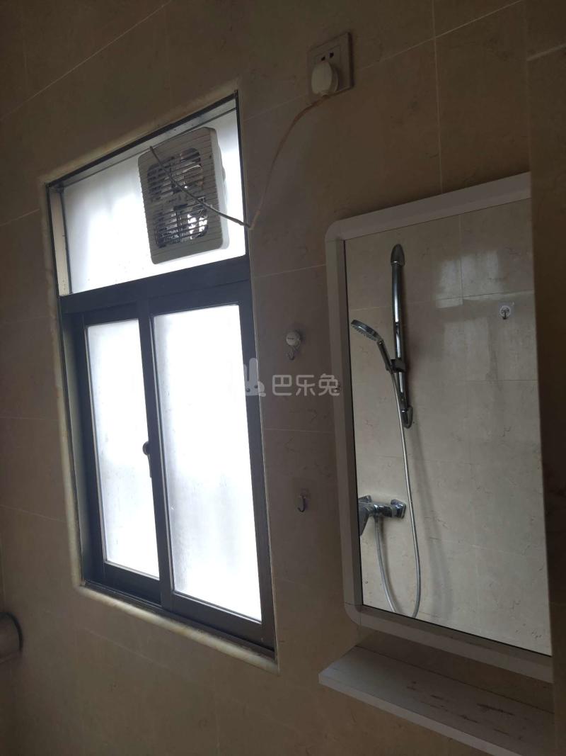 望岗村濠边街七巷8号4512243卫生间图6