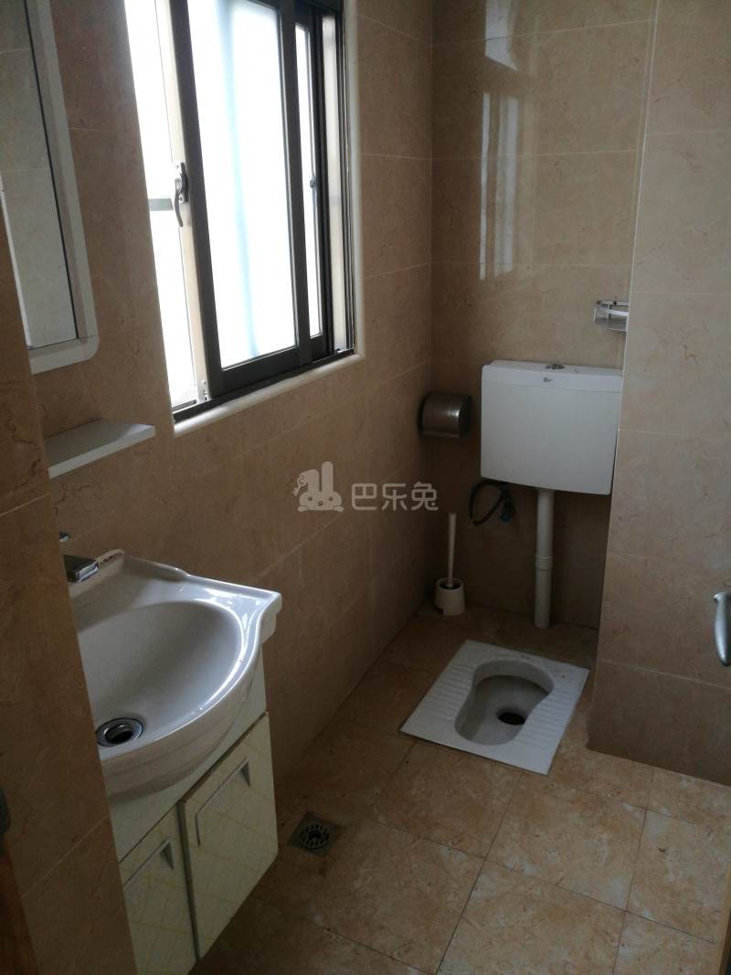 望岗村濠边街七巷8号4512248卫生间图5