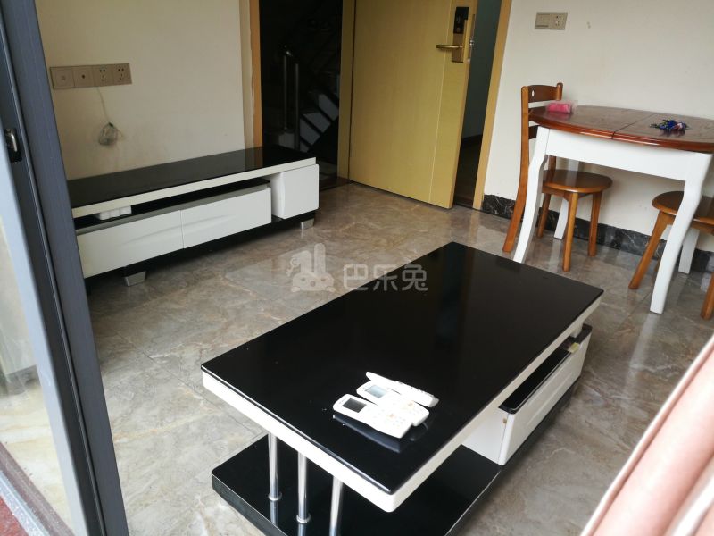 望岗村濠边街七巷8号4512248客厅图3