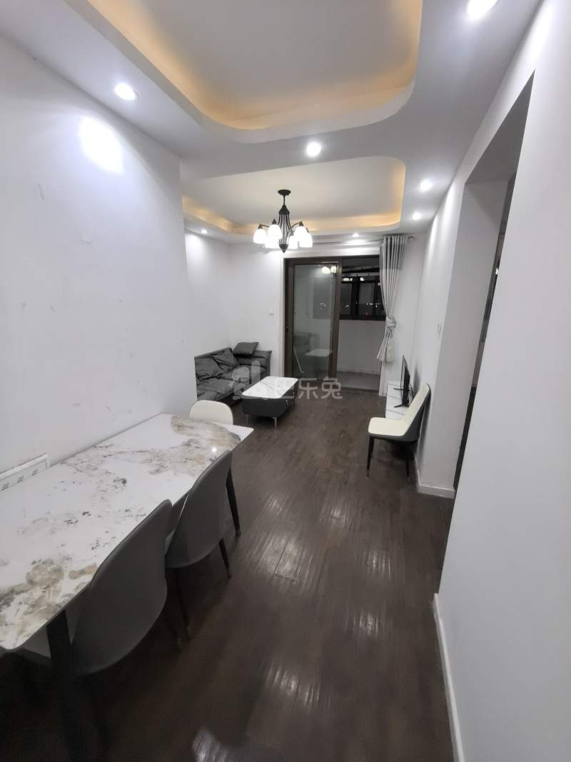 佘北家园竹青苑4524099客厅图4