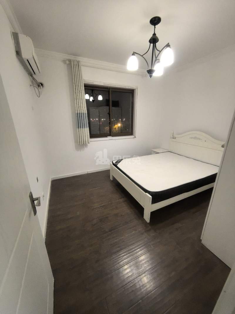 佘北家园竹青苑4524099卧室图0