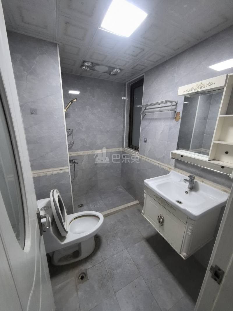 佘北家园竹青苑4524099卫生间图6