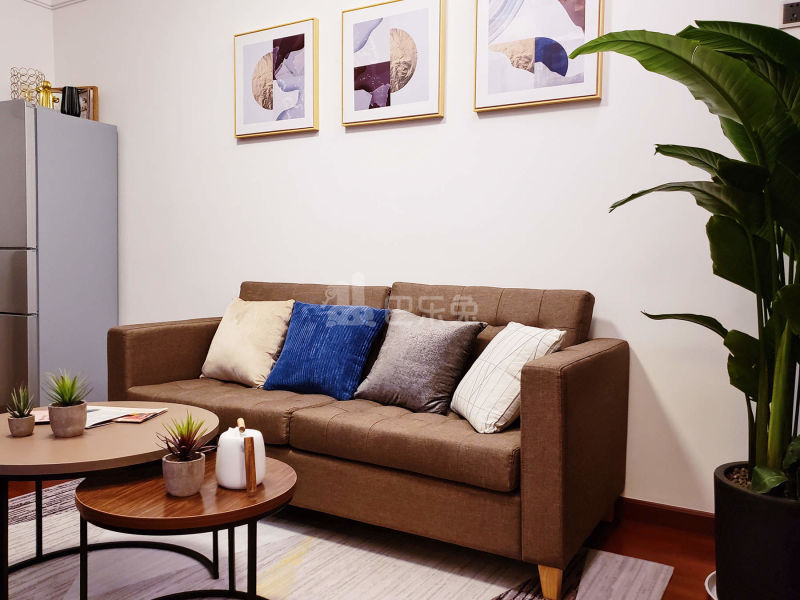 中执朗寓（红山站店）4537162客厅图6