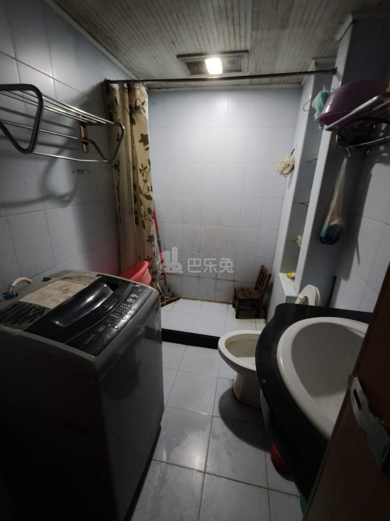 中原纪联小区4590628卫生间图9