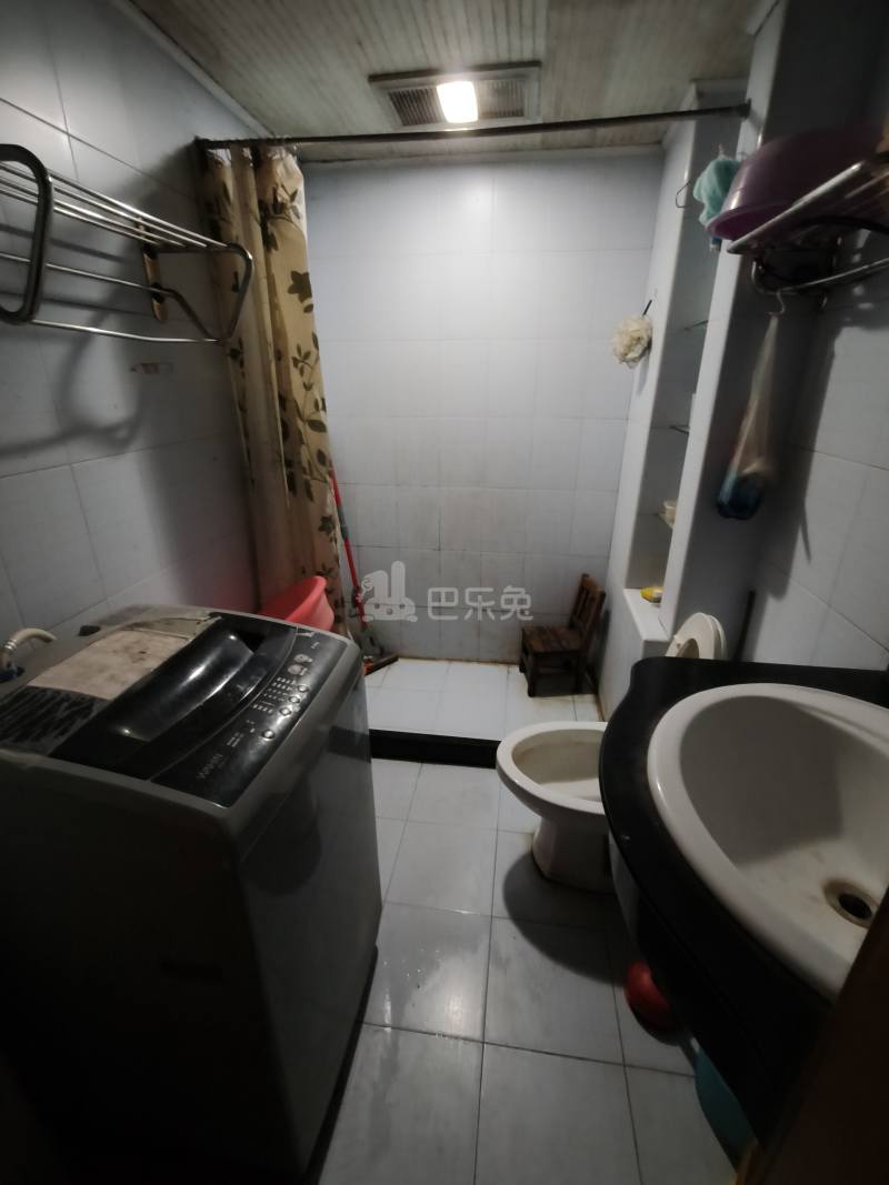 中原纪联小区4590628卫生间图8