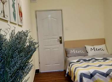 龙辉公寓 1室0厅1卫