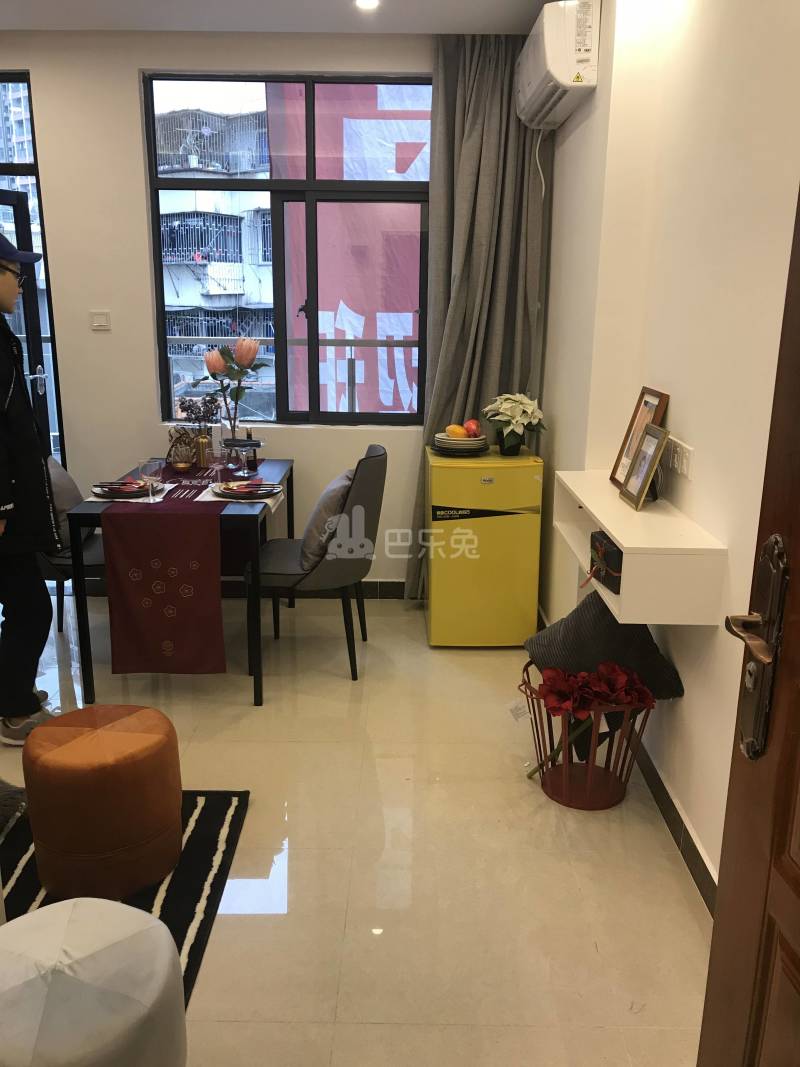 庭苑公寓（罗汉松店）4601102客厅图1