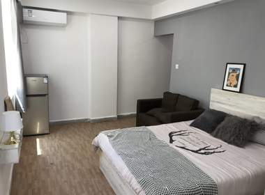 庭苑公寓（梧桐店） 1室0厅1卫