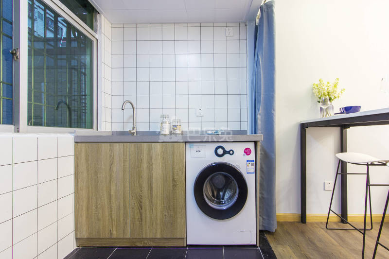 鲤鱼公寓（共和花园店）4676444卧室图2