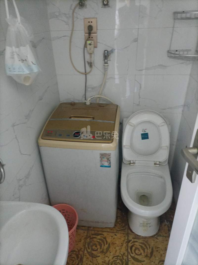 三林新村3区4745307卫生间图4