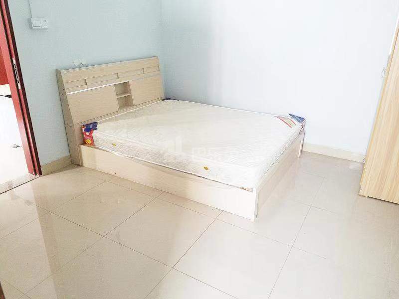 源兴小屋4838742卧室图1