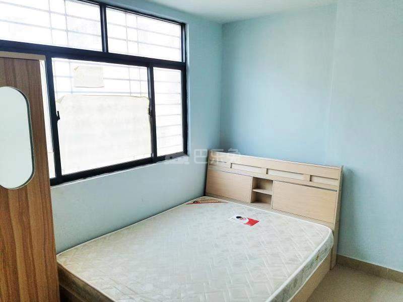 源兴小屋4838742卧室图2