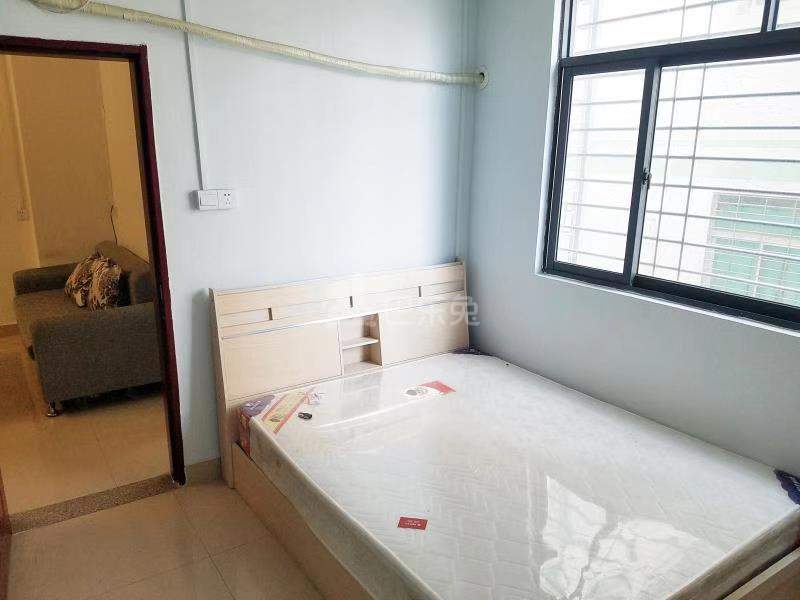 源兴小屋4838742卧室图5