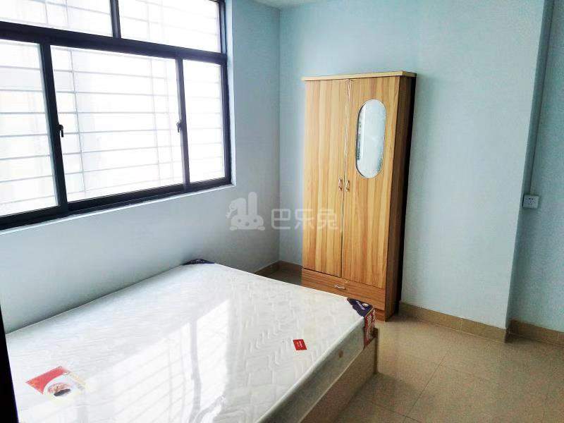 源兴小屋4838742卧室图6