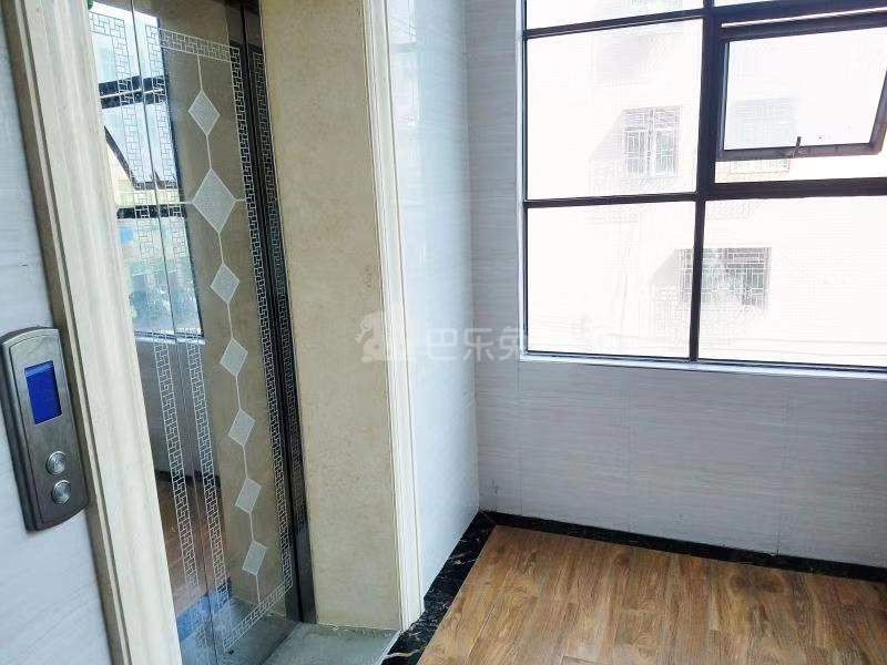 源兴小屋4838742卧室图3