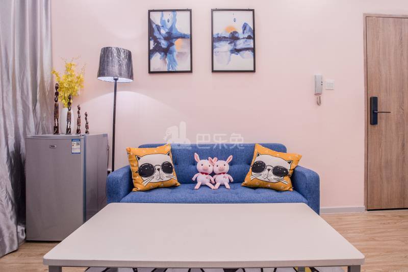 七号企鹅公寓（新洲南村店）4850548客厅图3