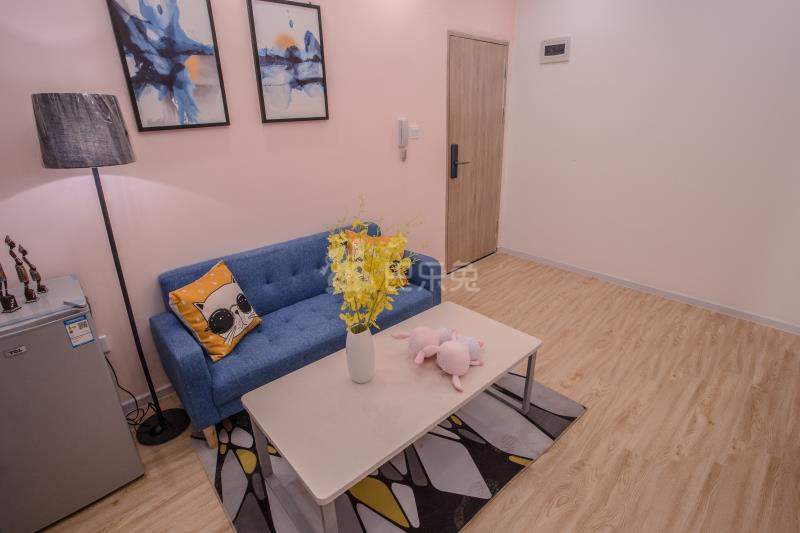 七号企鹅公寓（新洲南村店）4850548客厅图4