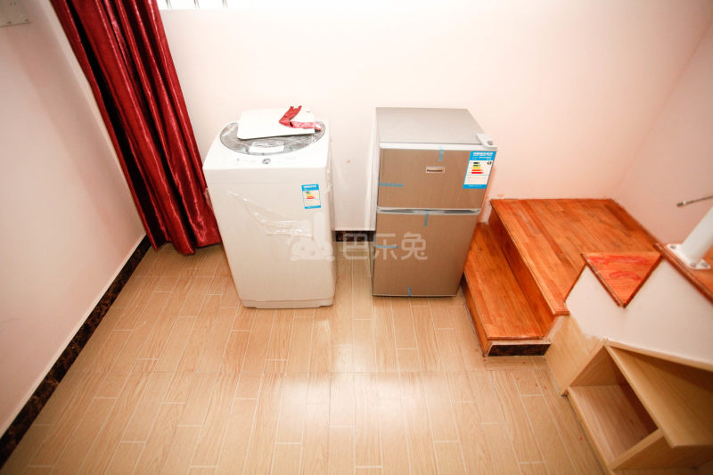 隆铁公寓485130客厅图7