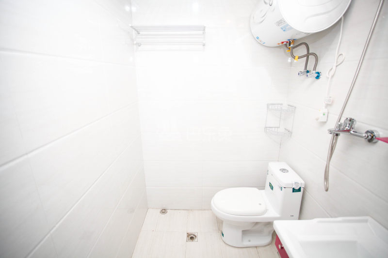 隆铁公寓485130卫生间图13