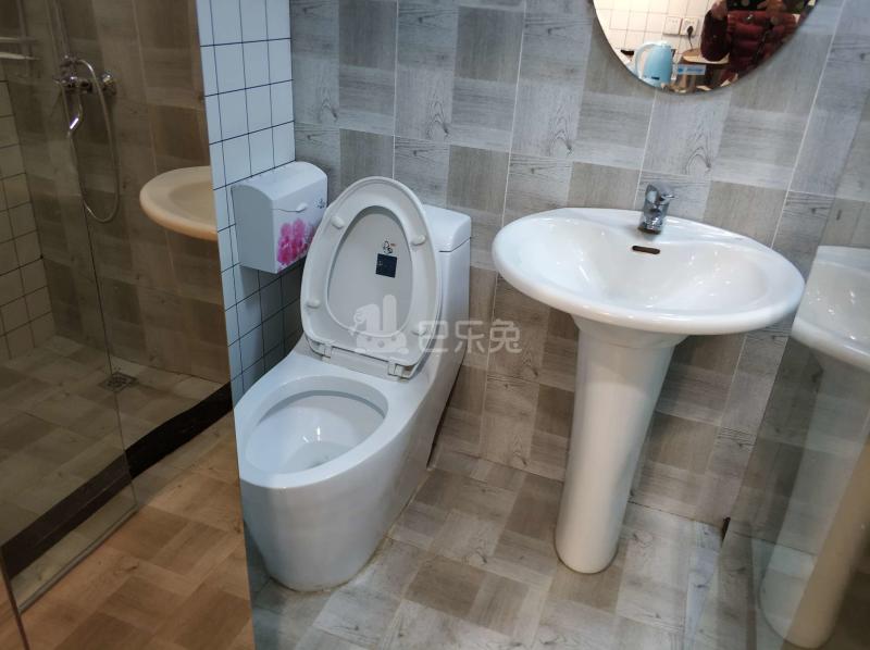 金轮第一居4943801卫生间图8