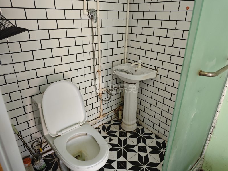 金榜新苑北区4961569卫生间图7