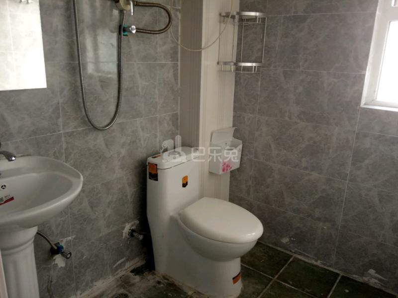 绿地悦峰公馆4968843卫生间图11