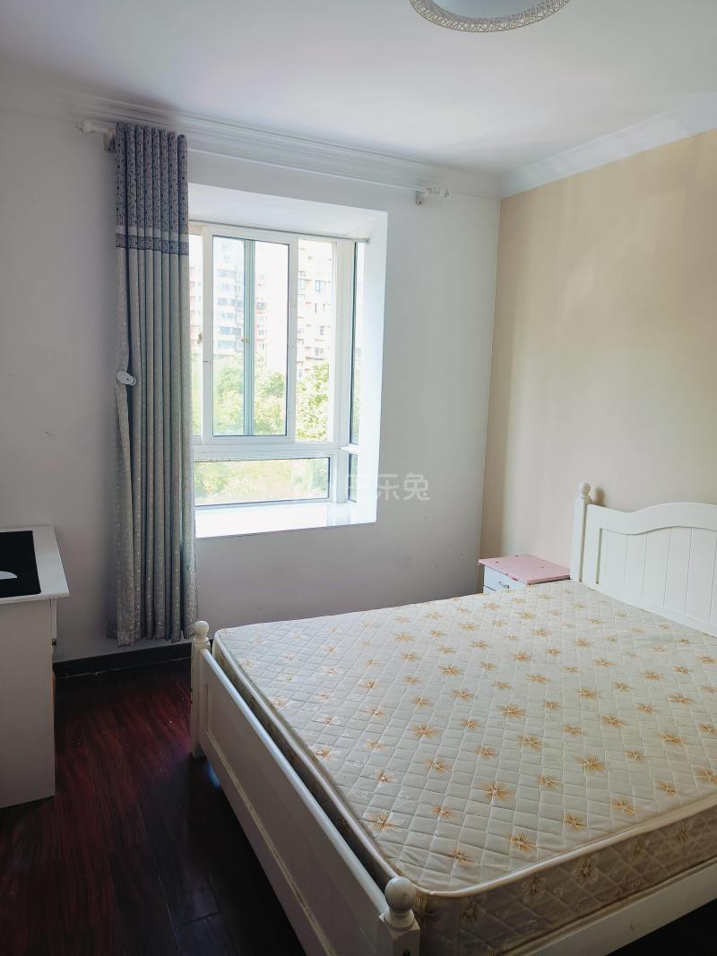 鑫峰苑4969052卧室图2