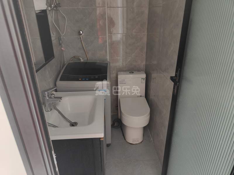 高行绿洲六期502409卫生间图10