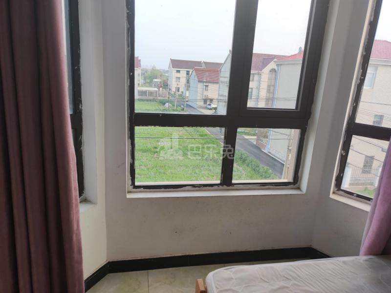 腰路村（民房）5106202卧室窗户图12