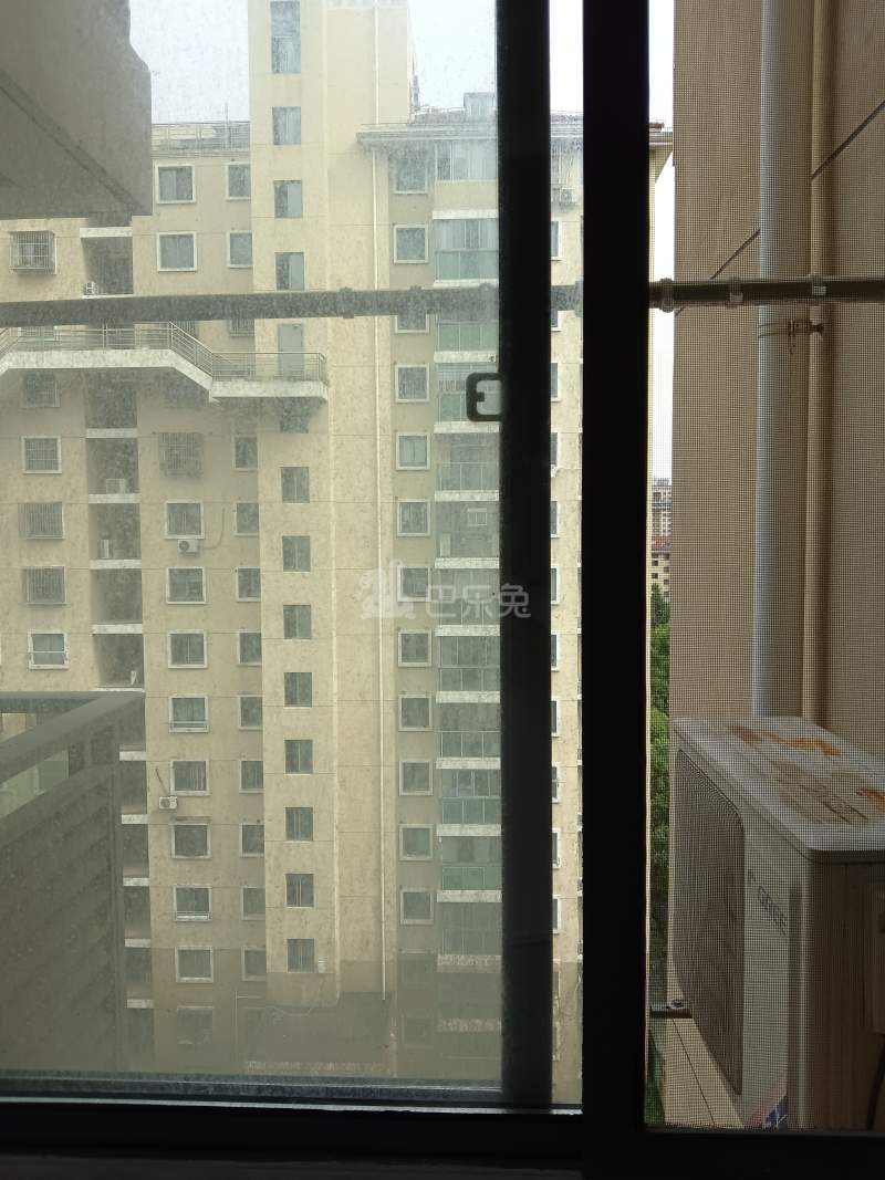 汤巷馨村北区5146589卧室窗户图13