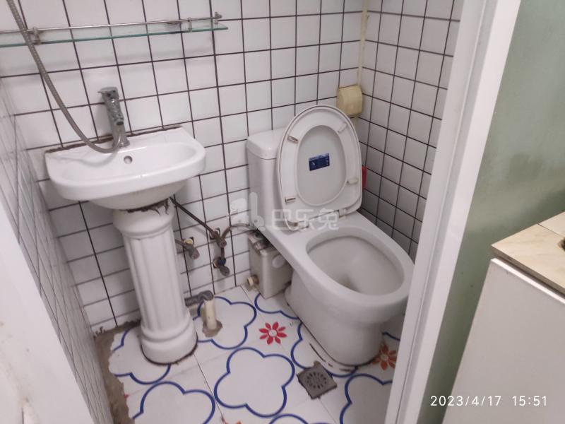 静安新城十二区5181280卫生间图5