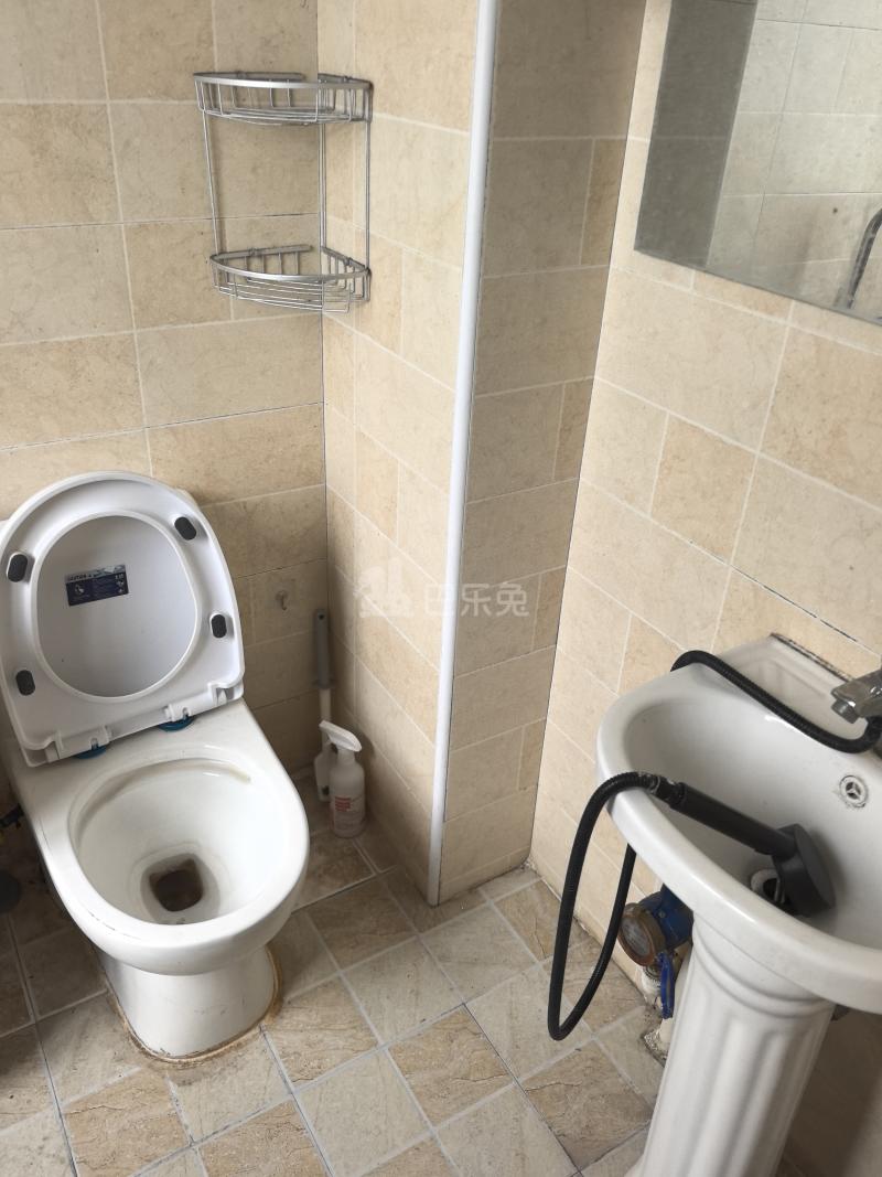 蟠龙馨苑5194742卫生间图5