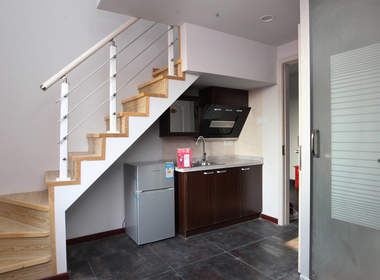 雅卫公寓（松卫北路店） 1室0厅1卫