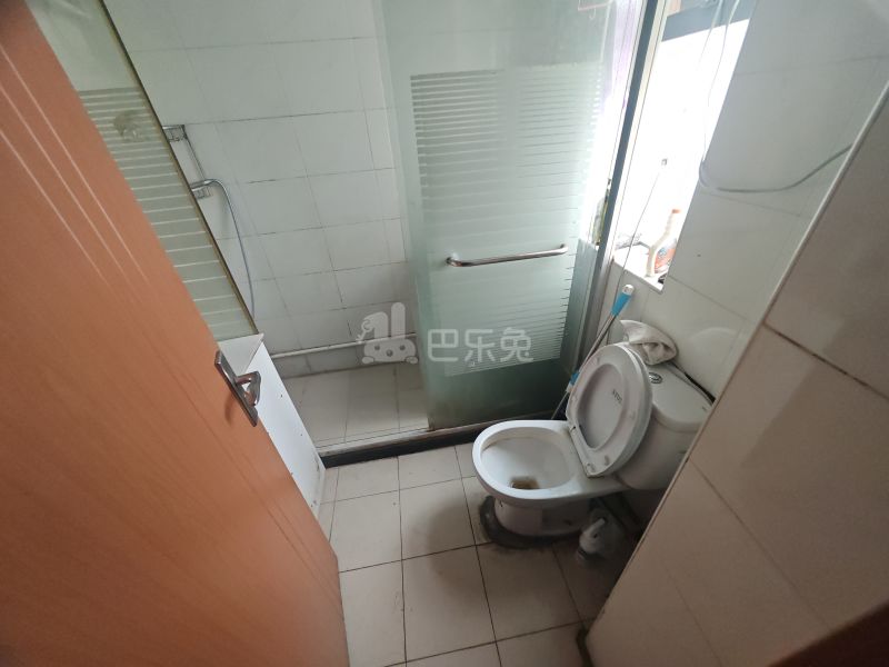 宝宸共和家园南区18080512卫生间图6