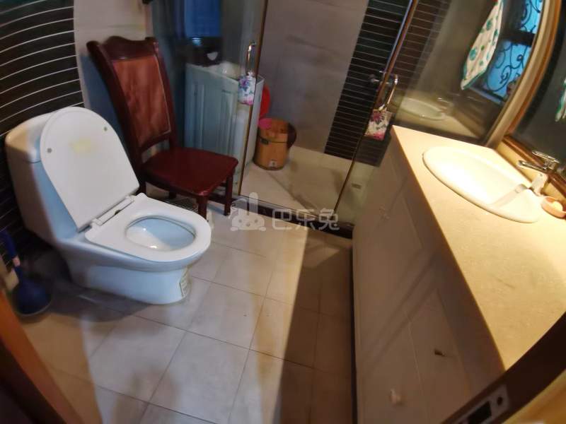 大华锦绣华城十八街区5246032卫生间图4