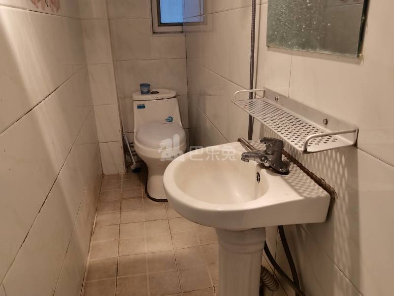 榴云新村（古桐三村）5307466卫生间图4