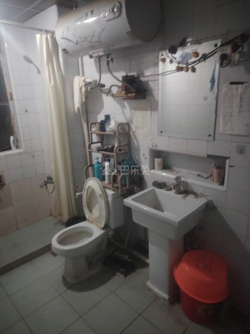 幸福新苑（场中路2380弄）5329259卫生间图5