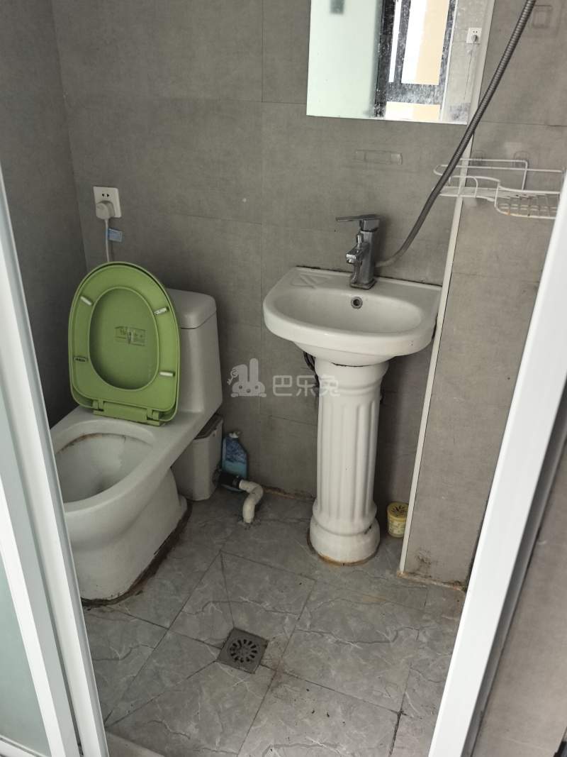 蟠龙馨苑5367198卫生间图5