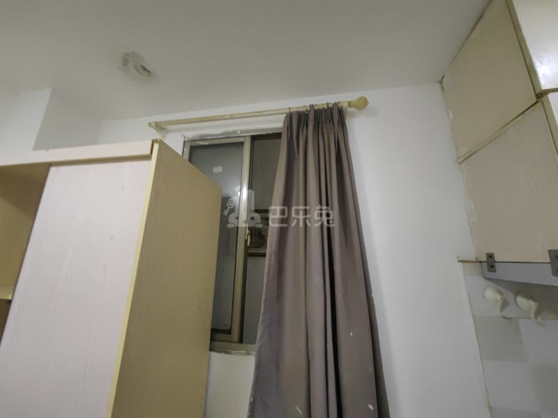 延吉东路130弄小区5367380卧室窗户图7