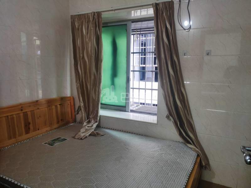 江夏村青龙大街35号5387215卧室图3