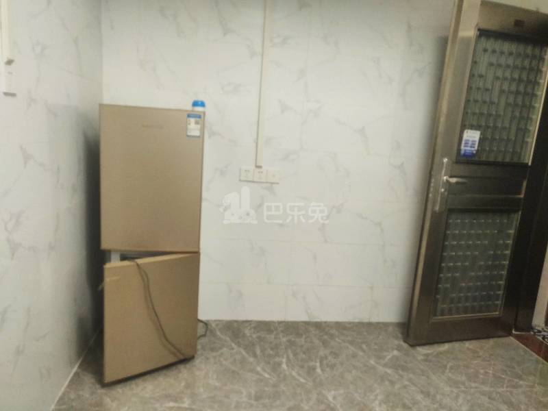 江夏村青龙大街35号5387215卧室图5