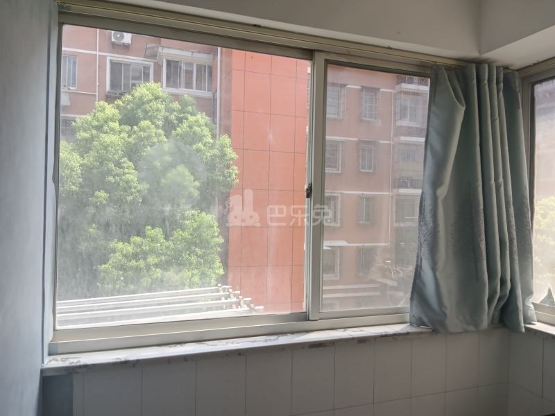 永灵小区（阳城路101弄）5496342卧室窗户图14