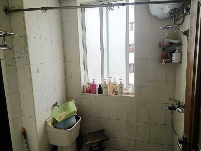 永灵小区（阳城路101弄）5496342卫生间图10