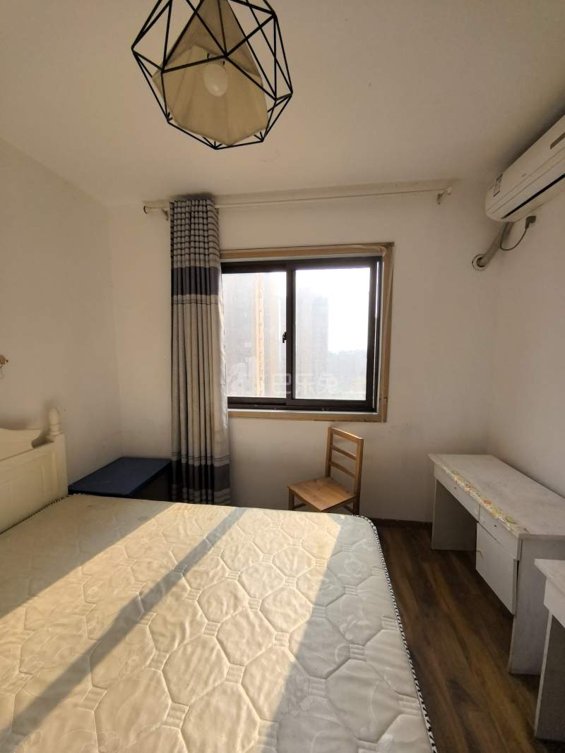 佘北家园嘉枫苑5524979卧室窗户图8