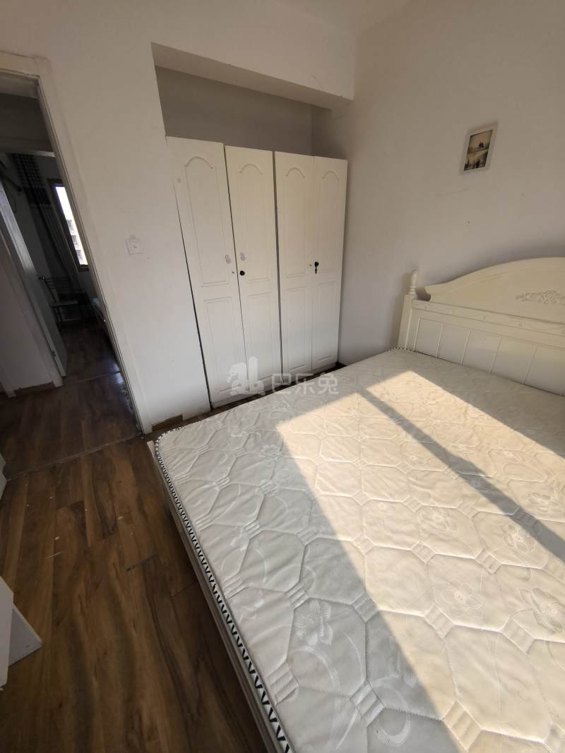 佘北家园嘉枫苑5524979卧室图1