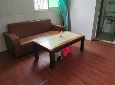 江夏村荷木岭五巷9号 