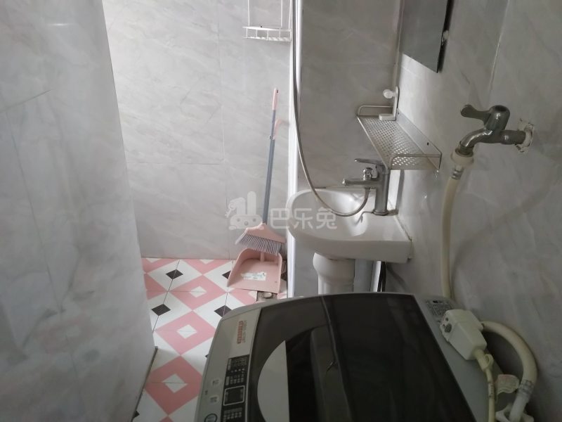 瑞和城三街区（汇臻路815弄）5563612卫生间图4