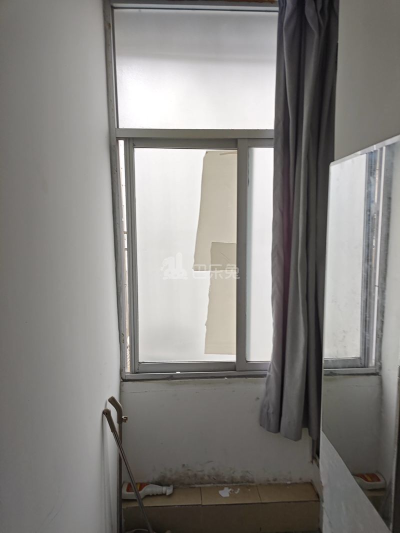 光大村5609498卧室窗户图6