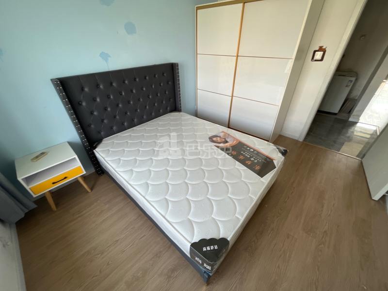 金鑫花园5628020卧室图0